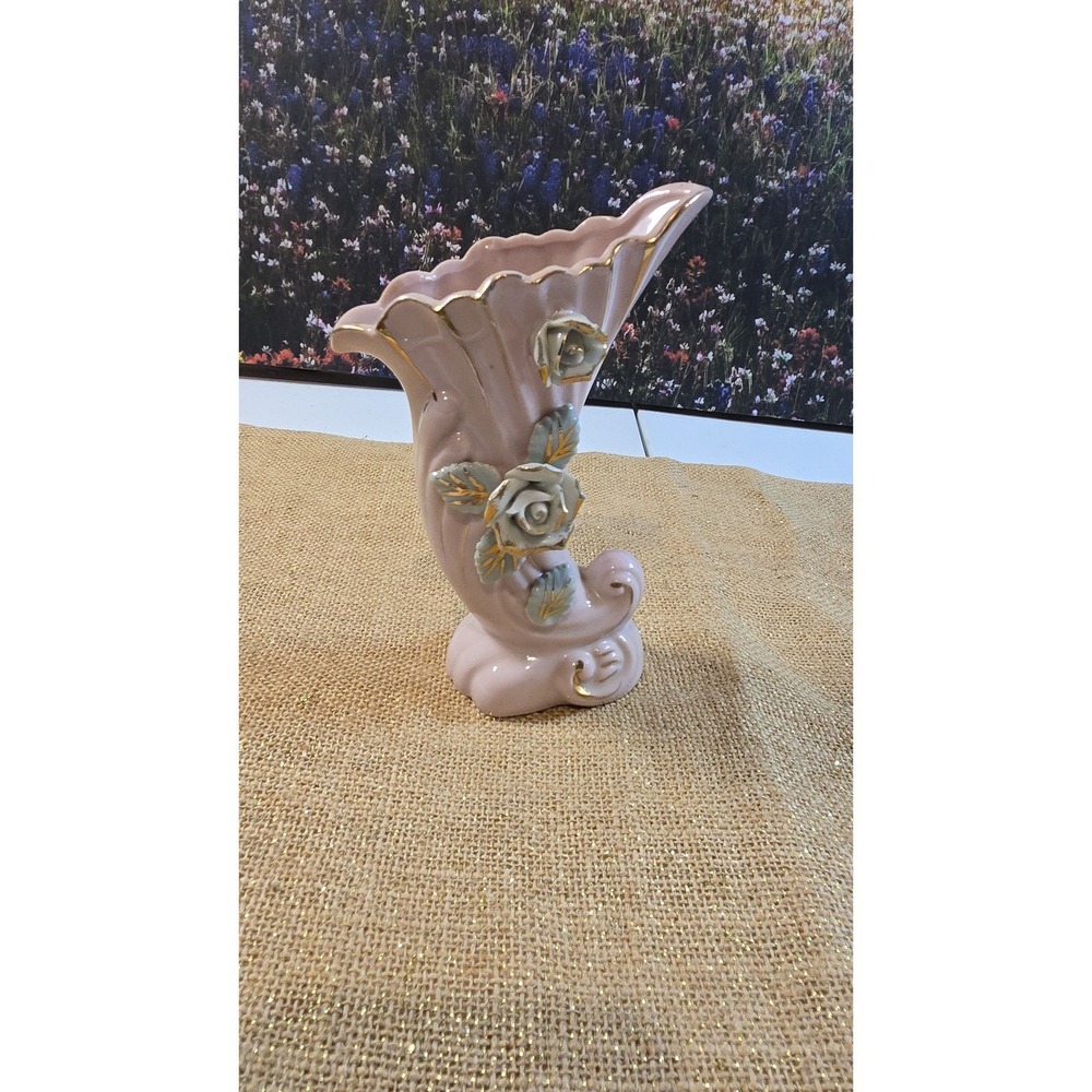 EE-1434. Cornucopia vase